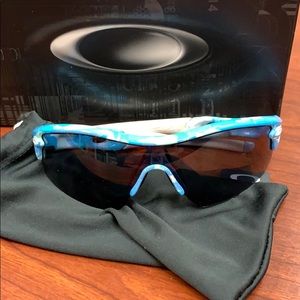 Asian Fit Oakley Radar Pitch BrightBlue Night Camo